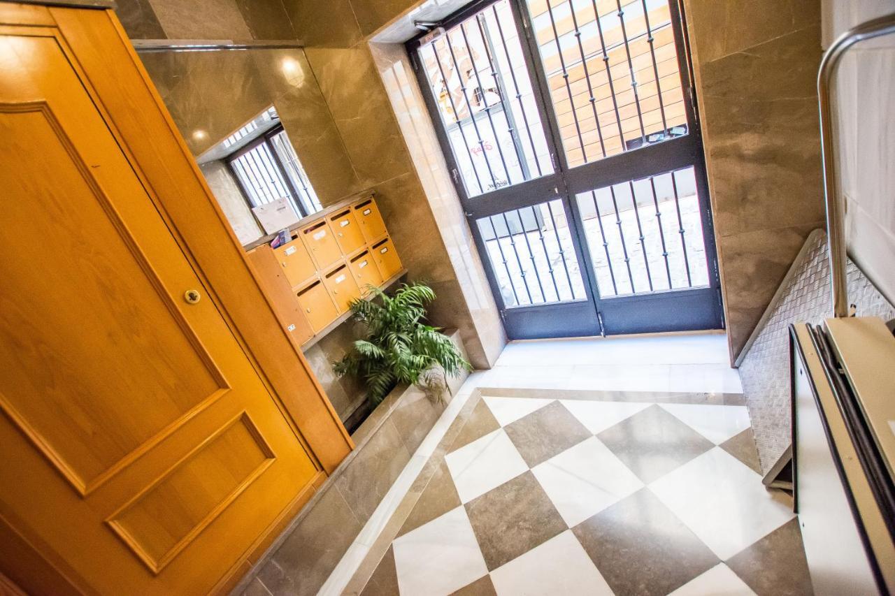 Ibericabeds Rejas Basic Apartment Granada Exterior foto